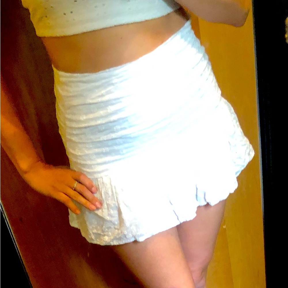 White embroidered mini-skirt!